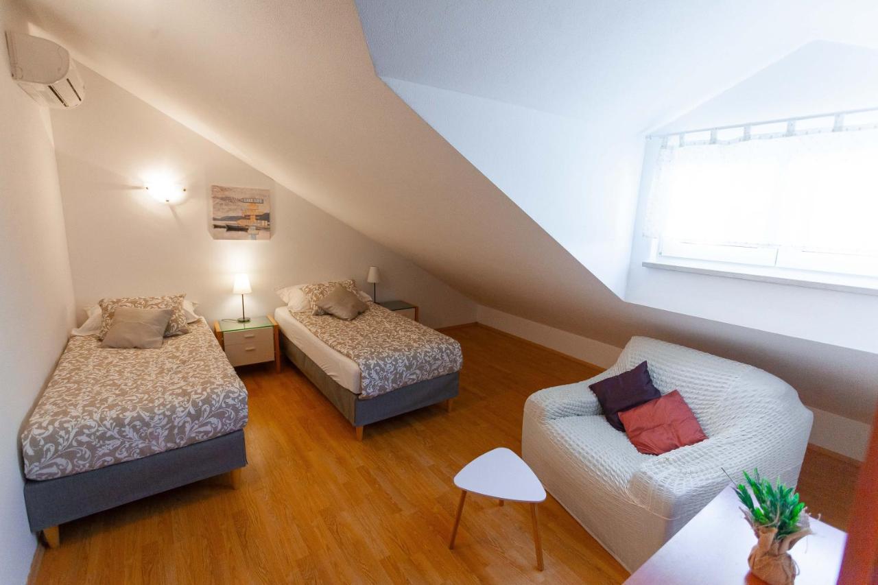 Apartment Jerry With Private Pool Milna  Exteriér fotografie