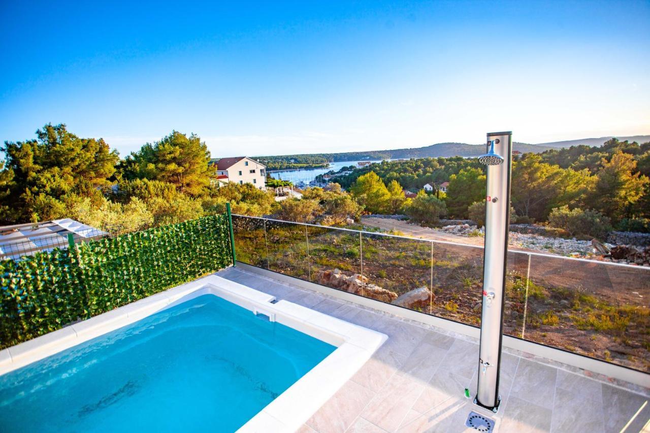Apartment Jerry With Private Pool Milna  Exteriér fotografie