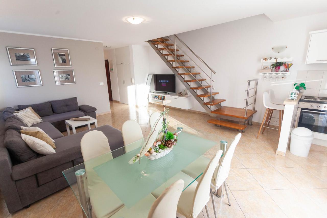 Apartment Jerry With Private Pool Milna  Exteriér fotografie
